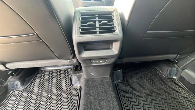 New 2026 Volkswagen Tiguan SE R-Line AWD/4WD image 23