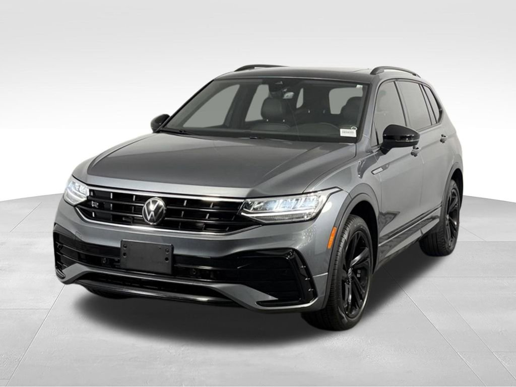 Used 2024 Volkswagen Tiguan SE R-Line FWD image 2