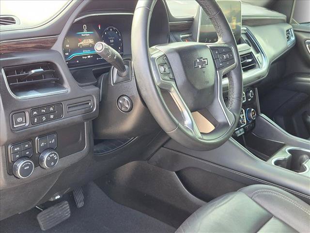 Used 2023 Chevrolet Suburban Z71 w/ Luxury Package AWD/4WD image 9