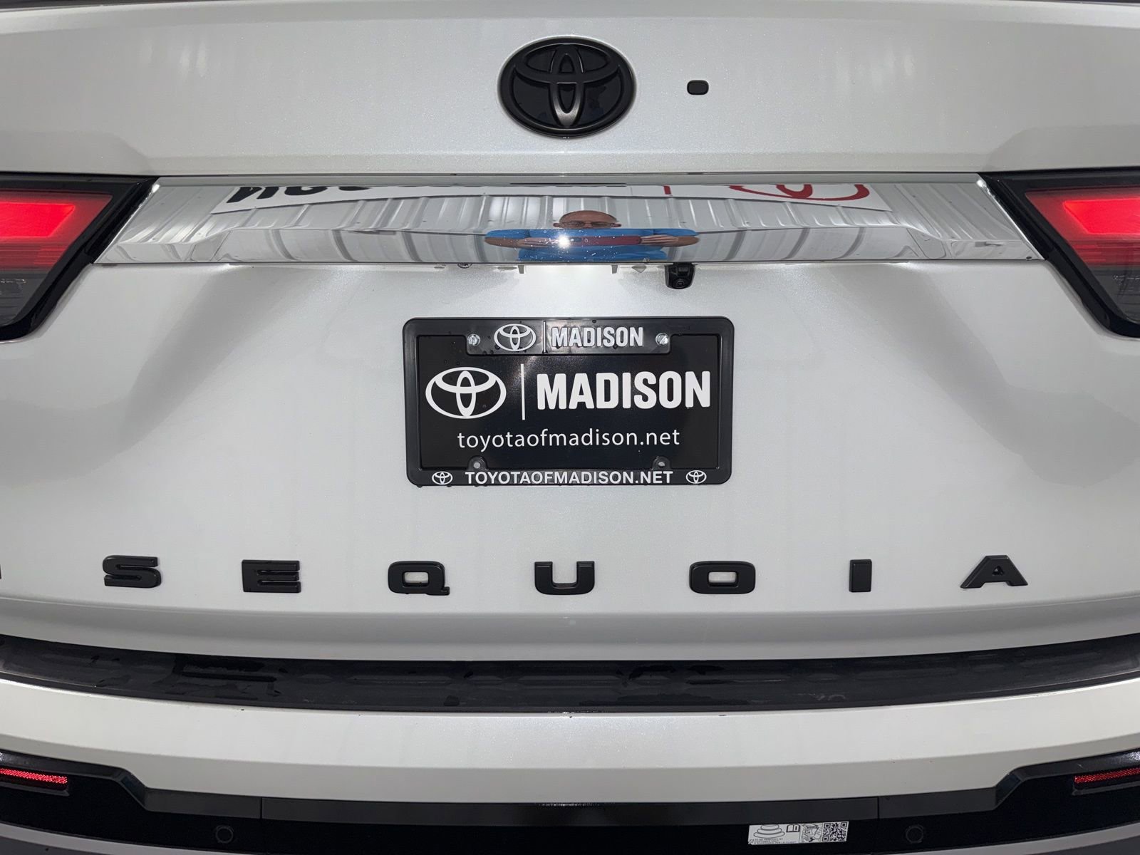 Used 2024 Toyota Sequoia Limited w/ Tow Technology Package AWD/4WD image 46