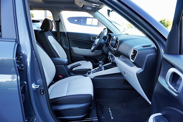Used 2026 Hyundai Venue SEL image 14