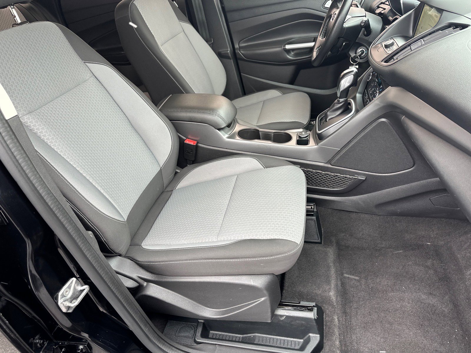 Used 2017 Ford C-MAX Energi SE w/ Equipment Group 402A image 26