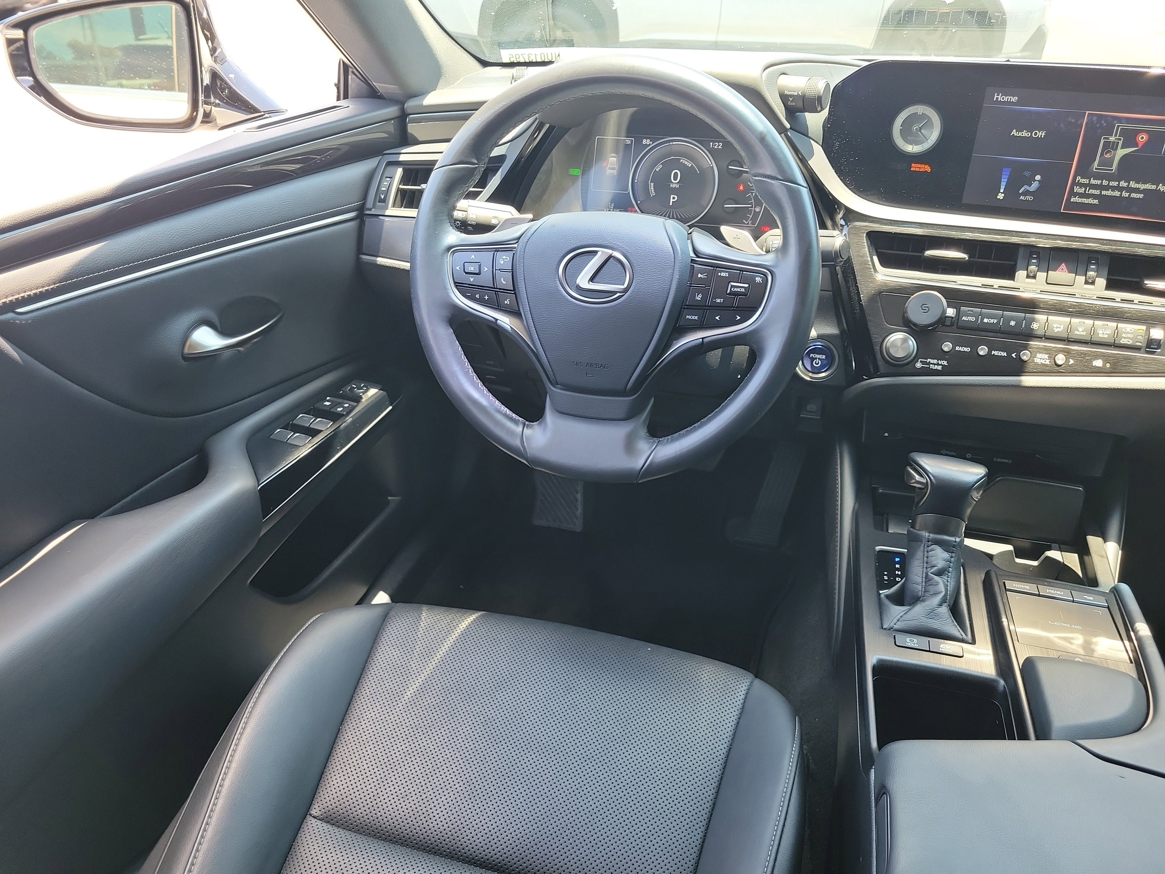 Used 2022 Lexus ES 300h w/ Accessory Package FWD image 16