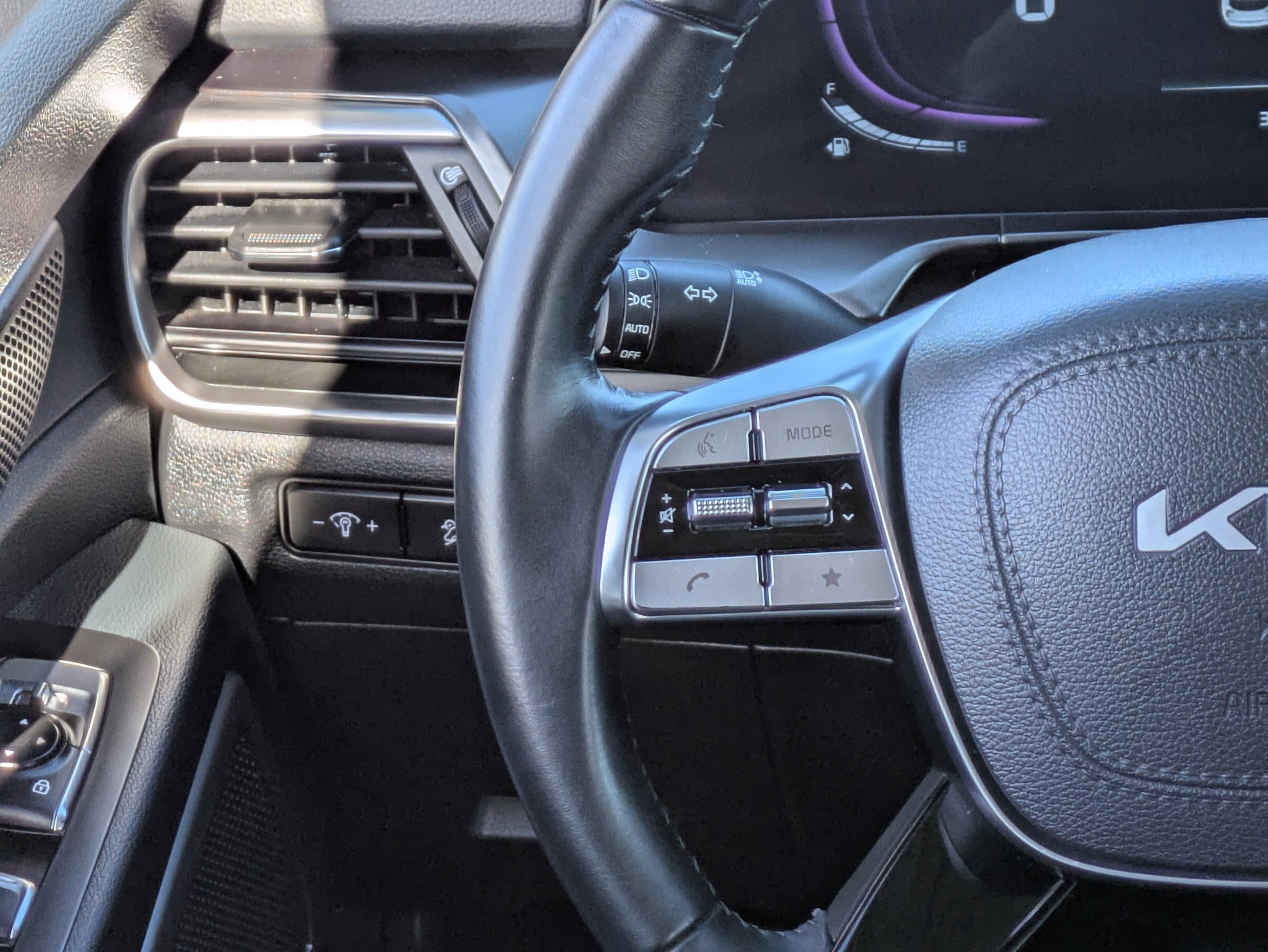Used 2025 Kia Telluride S image 24