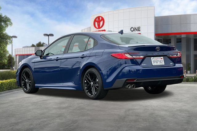 Used 2025 Toyota Camry SE FWD image 6