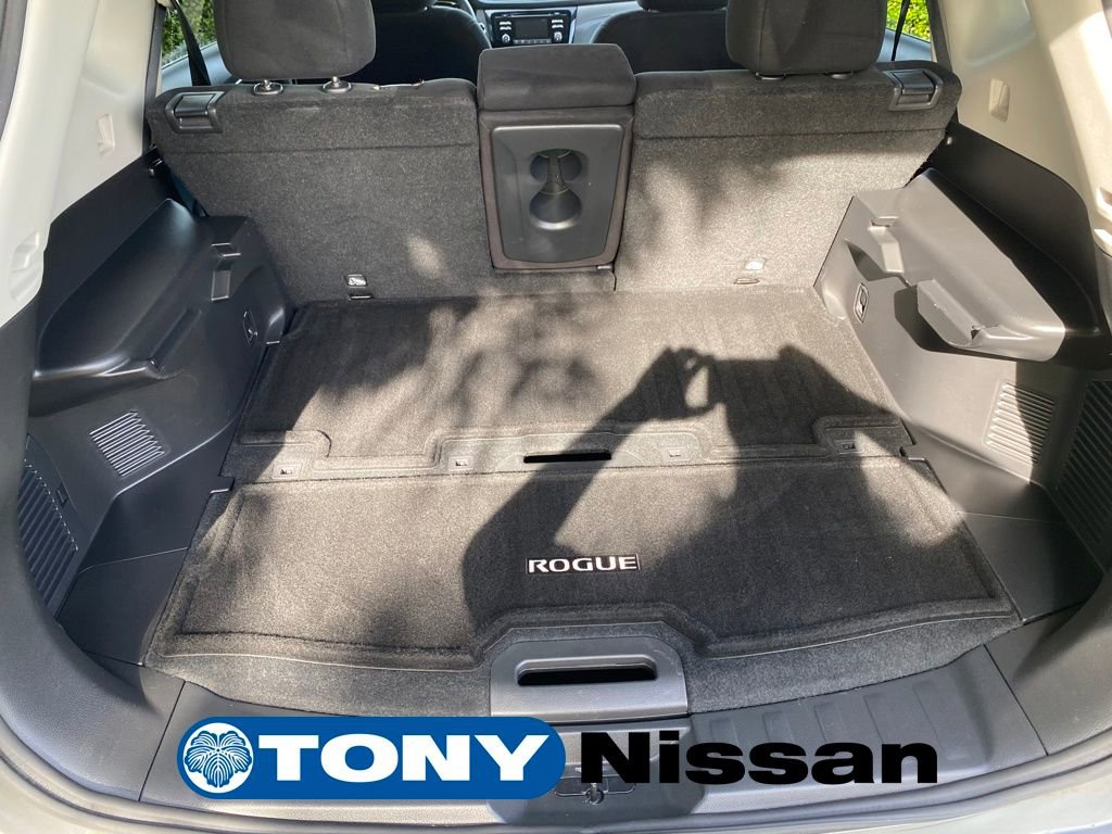 Used 2016 Nissan Rogue SV image 10