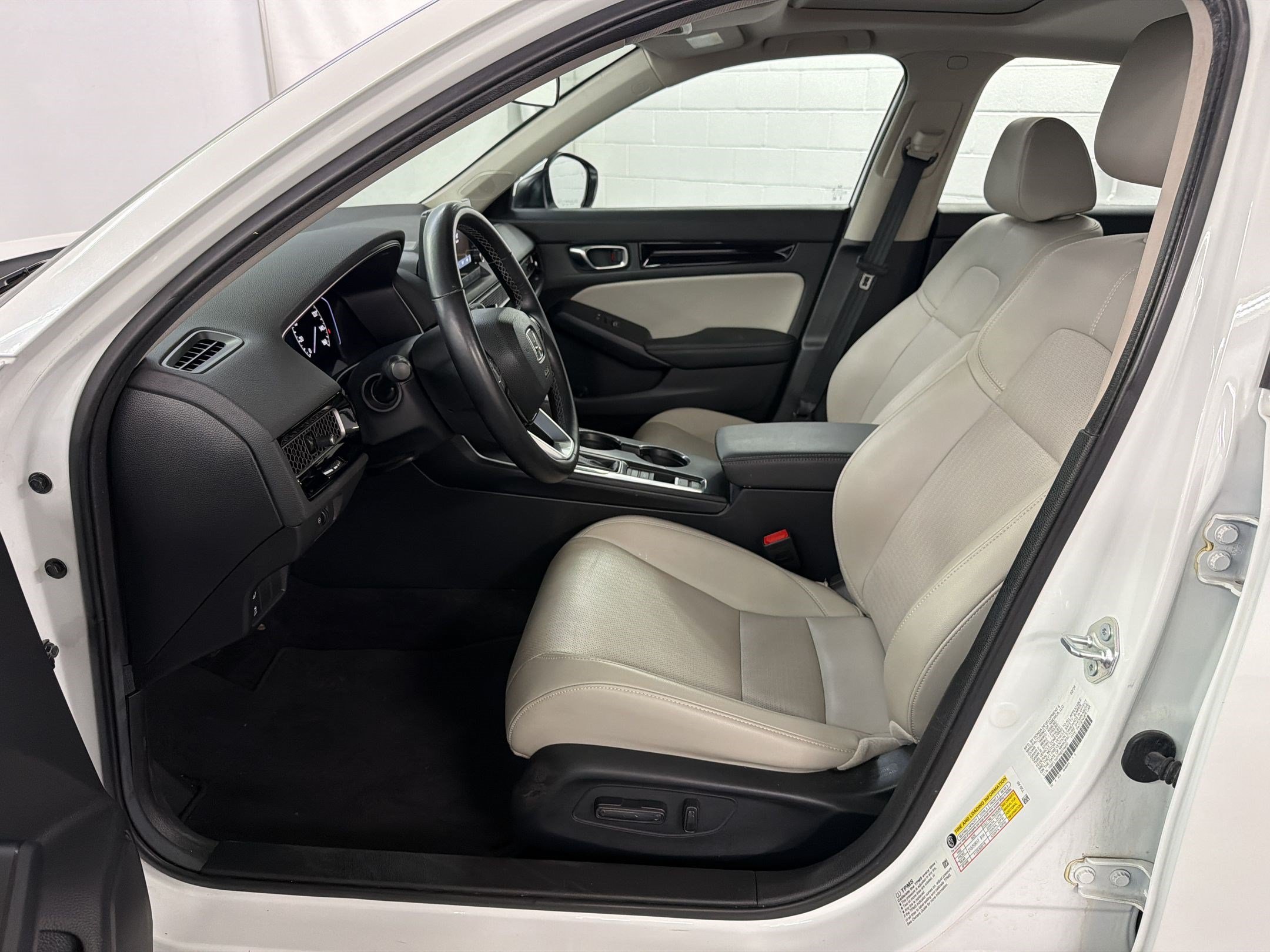 Certified 2024 Honda Civic EX-L image 5