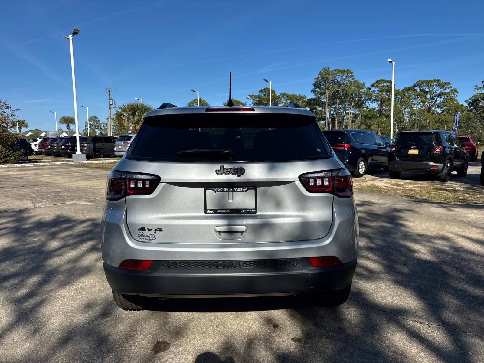 New 2026 Jeep Compass Latitude AWD/4WD image 4
