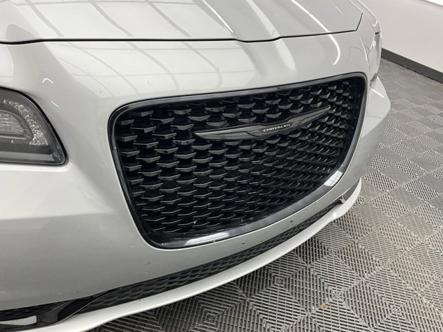 Used 2021 Chrysler 300 Touring w/ Sport Appearance Package image 28