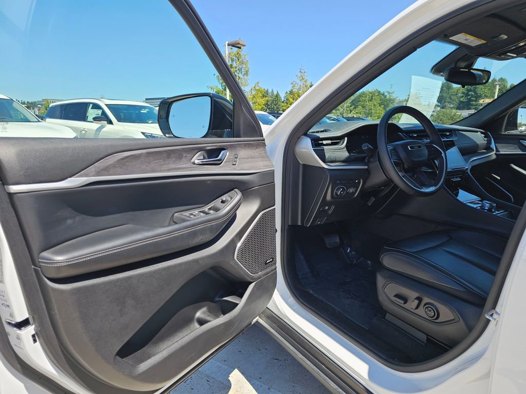 Used 2024 Jeep Grand Cherokee Limited 4xe image 22