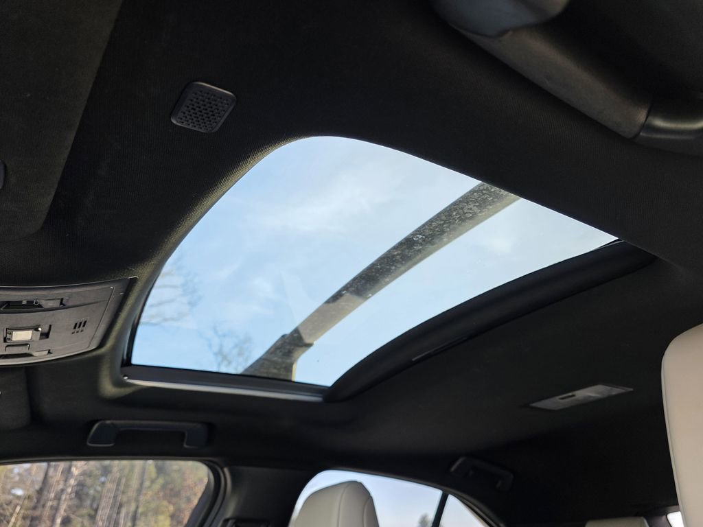 Used 2019 Lexus UX 200 w/ Premium Package image 13