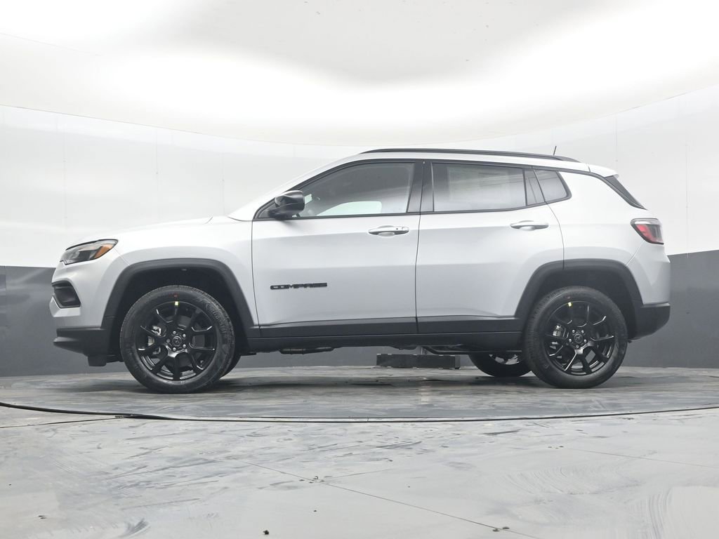 New 2026 Jeep Compass Latitude AWD/4WD image 39