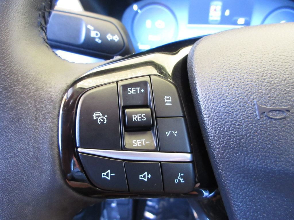 Certified 2024 Ford Escape SE w/ PHEV Premium Package FWD image 15