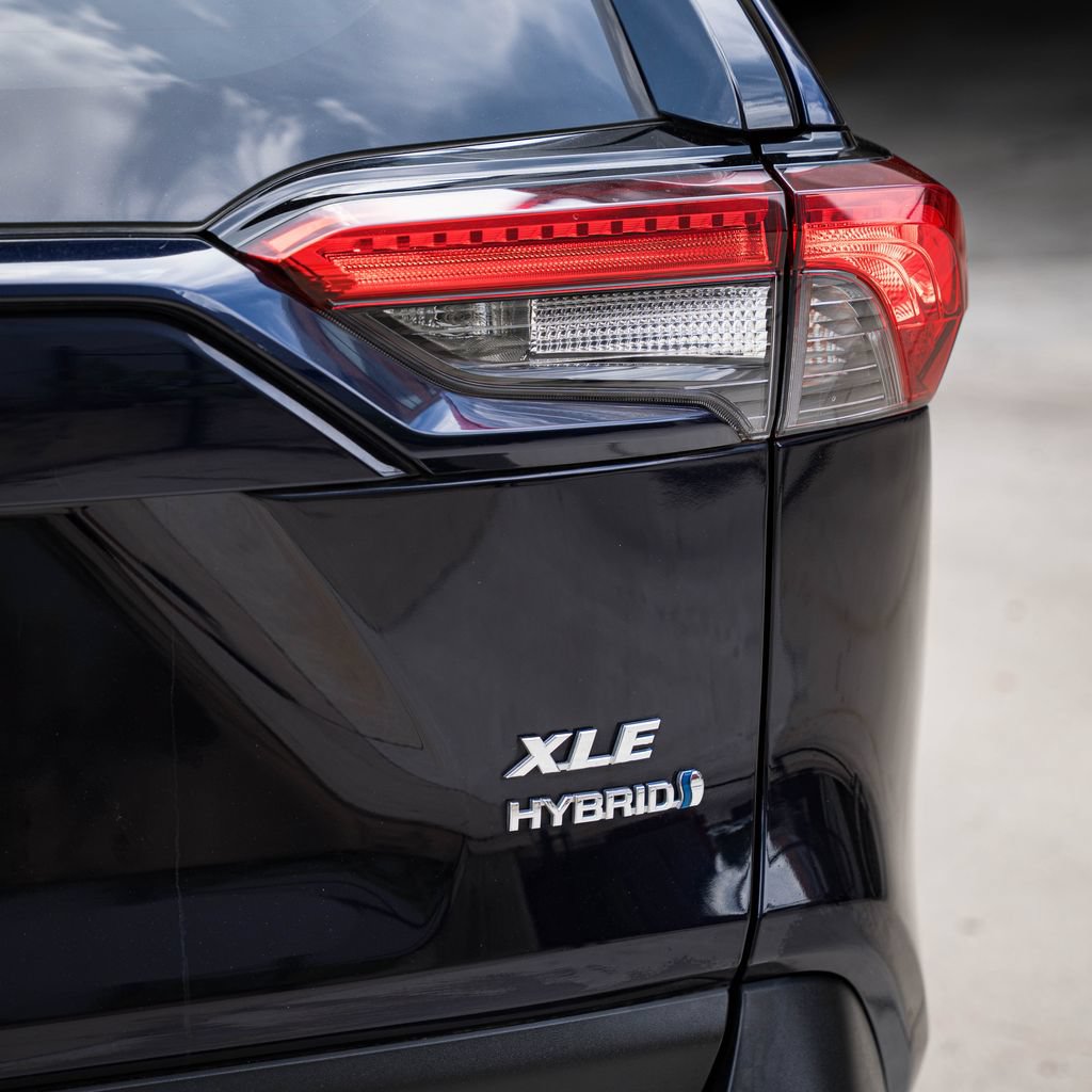 Used 2019 Toyota RAV4 XLE w/ Convenience Package AWD/4WD image 5