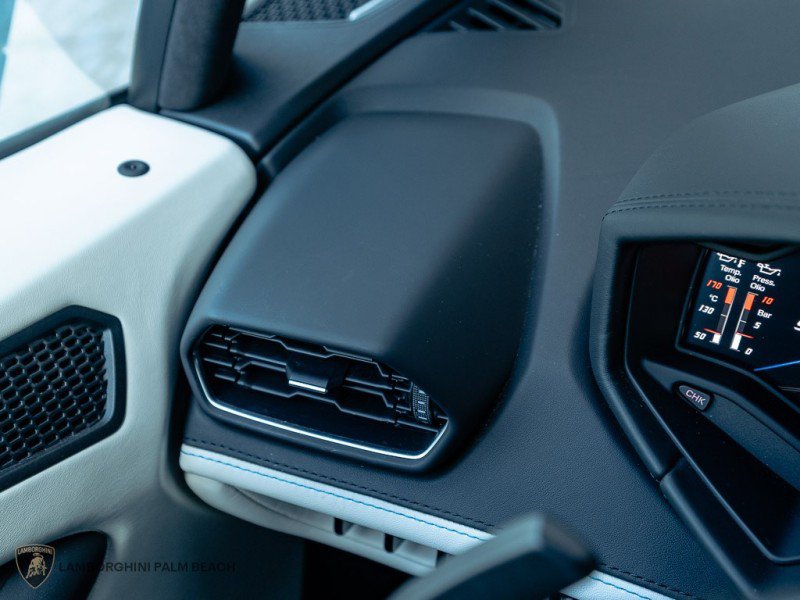 Used 2023 Lamborghini Huracan EVO RWD image 19