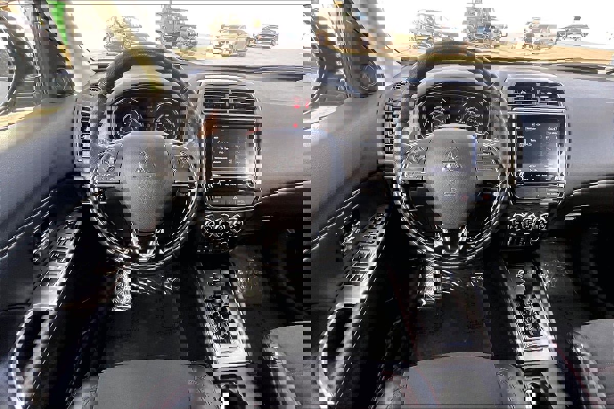 Used 2024 Mitsubishi Outlander Sport SE image 5