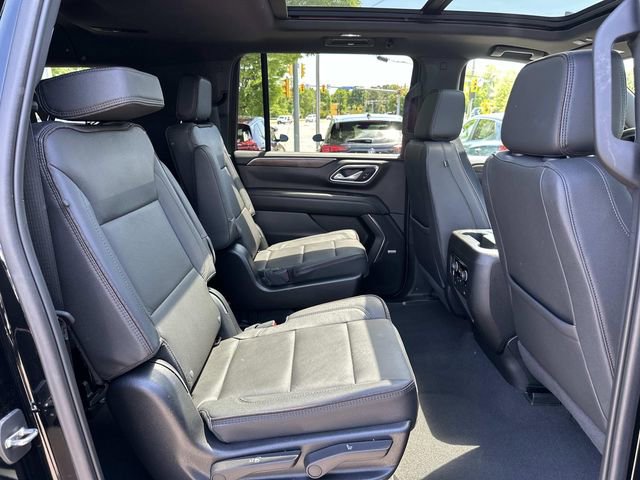 Used 2023 Chevrolet Suburban High Country w/ Premium Package AWD/4WD image 12