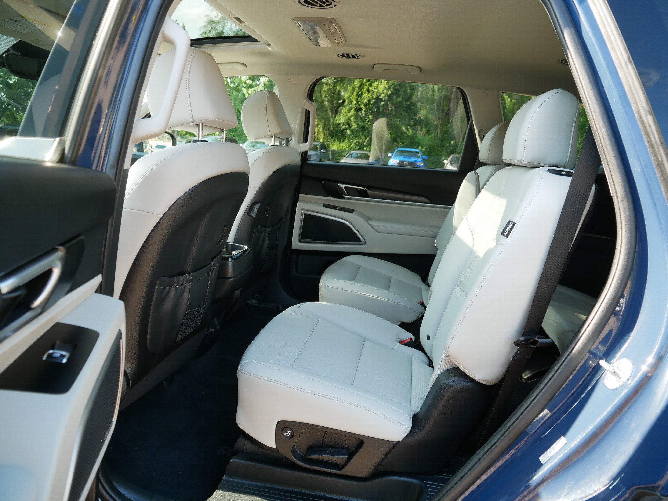 Certified 2024 Kia Telluride S w/ S Sunroof Package AWD/4WD image 36