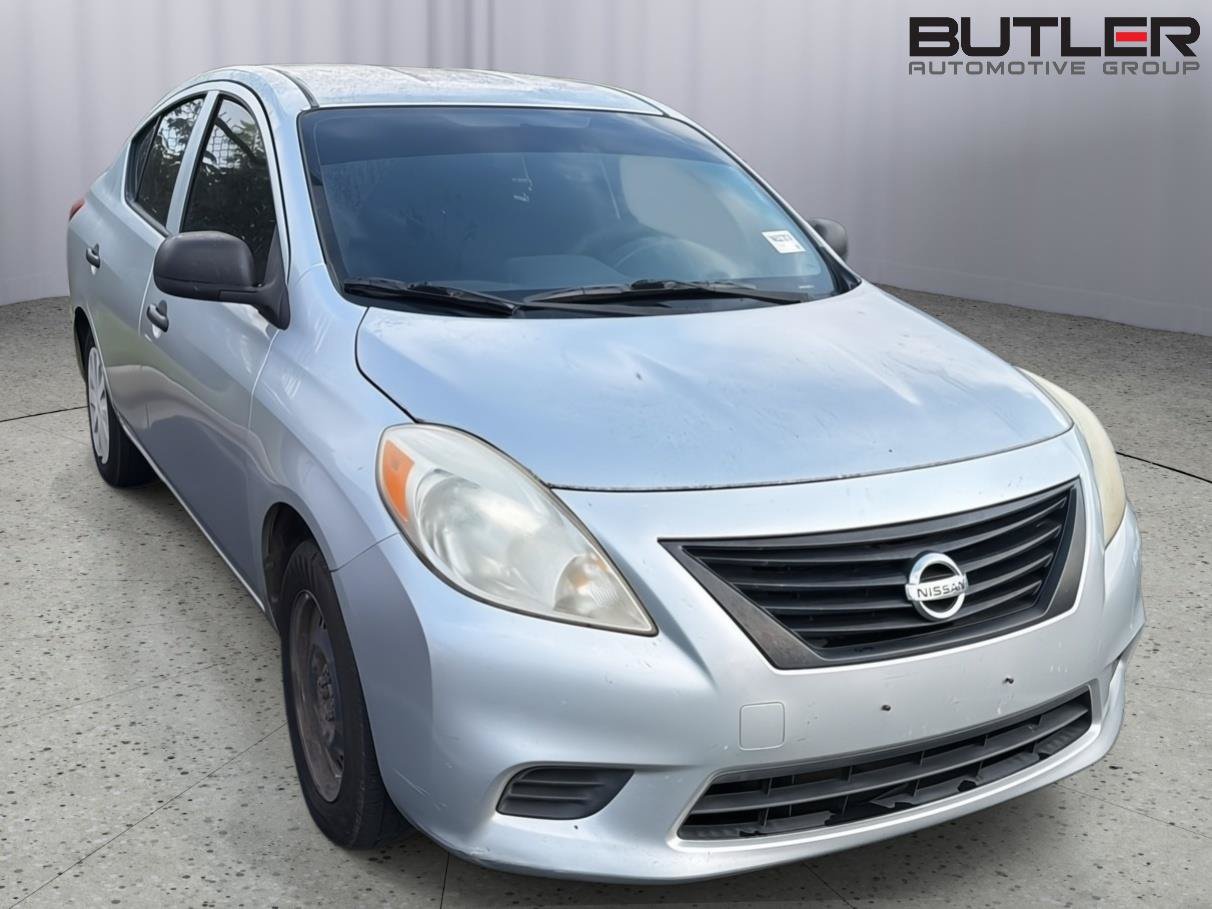 Used 2014 Nissan Versa S FWD image 5
