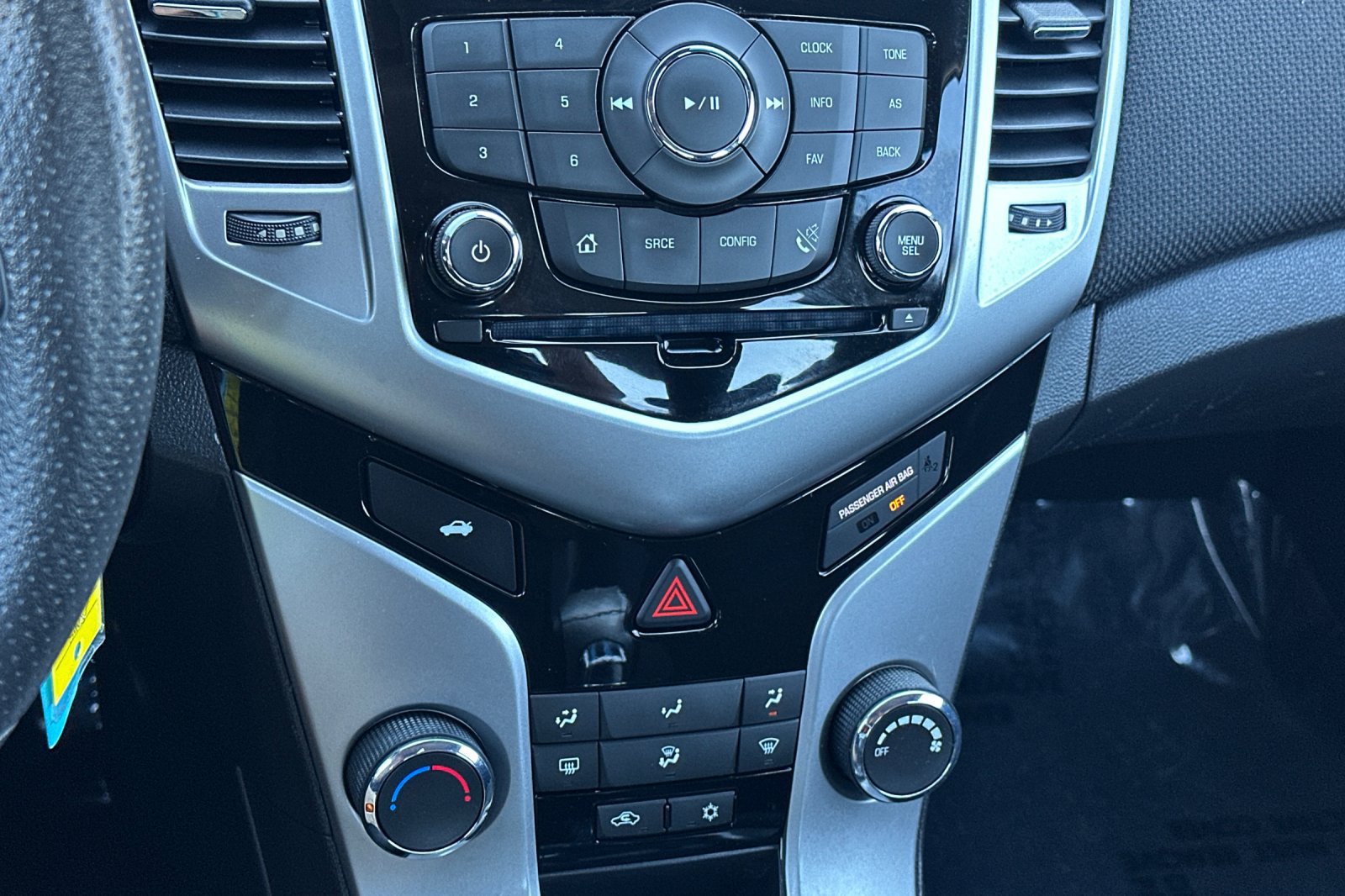 Used 2015 Chevrolet Cruze LT FWD image 18