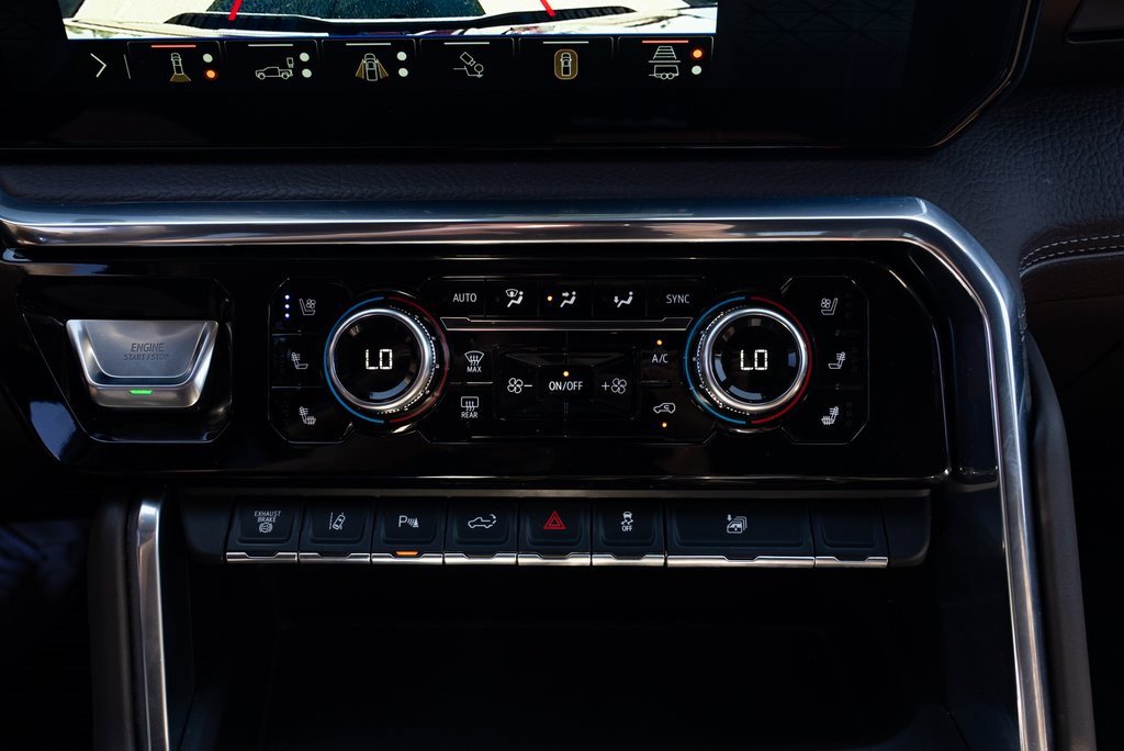 Used 2025 GMC Sierra 3500 Denali w/ Denali Reserve Package image 16