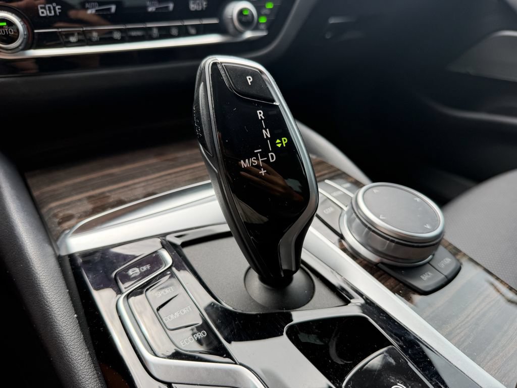Used 2021 BMW 540i w/ Premium Package RWD image 19
