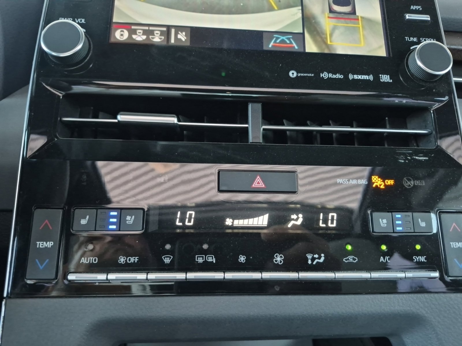 Used 2021 Toyota Avalon Limited w/ Advanced Safety Package FWD image 17