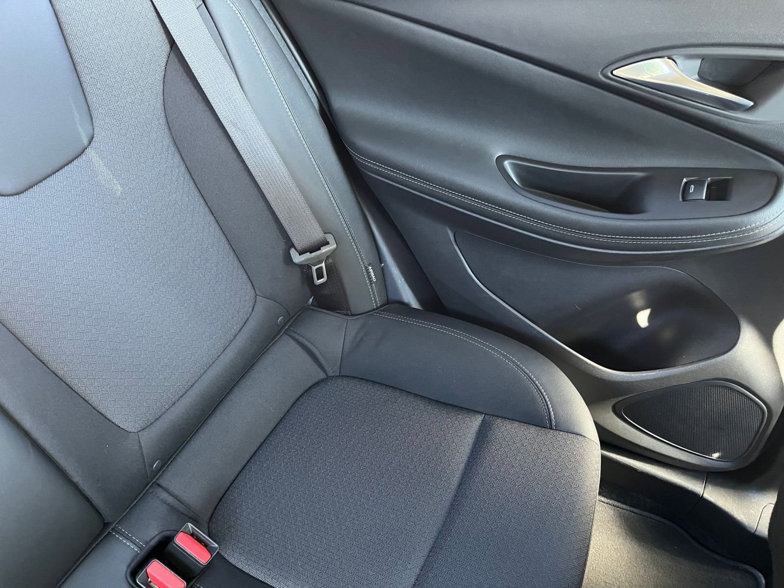 Used 2025 Buick Encore GX Preferred image 37