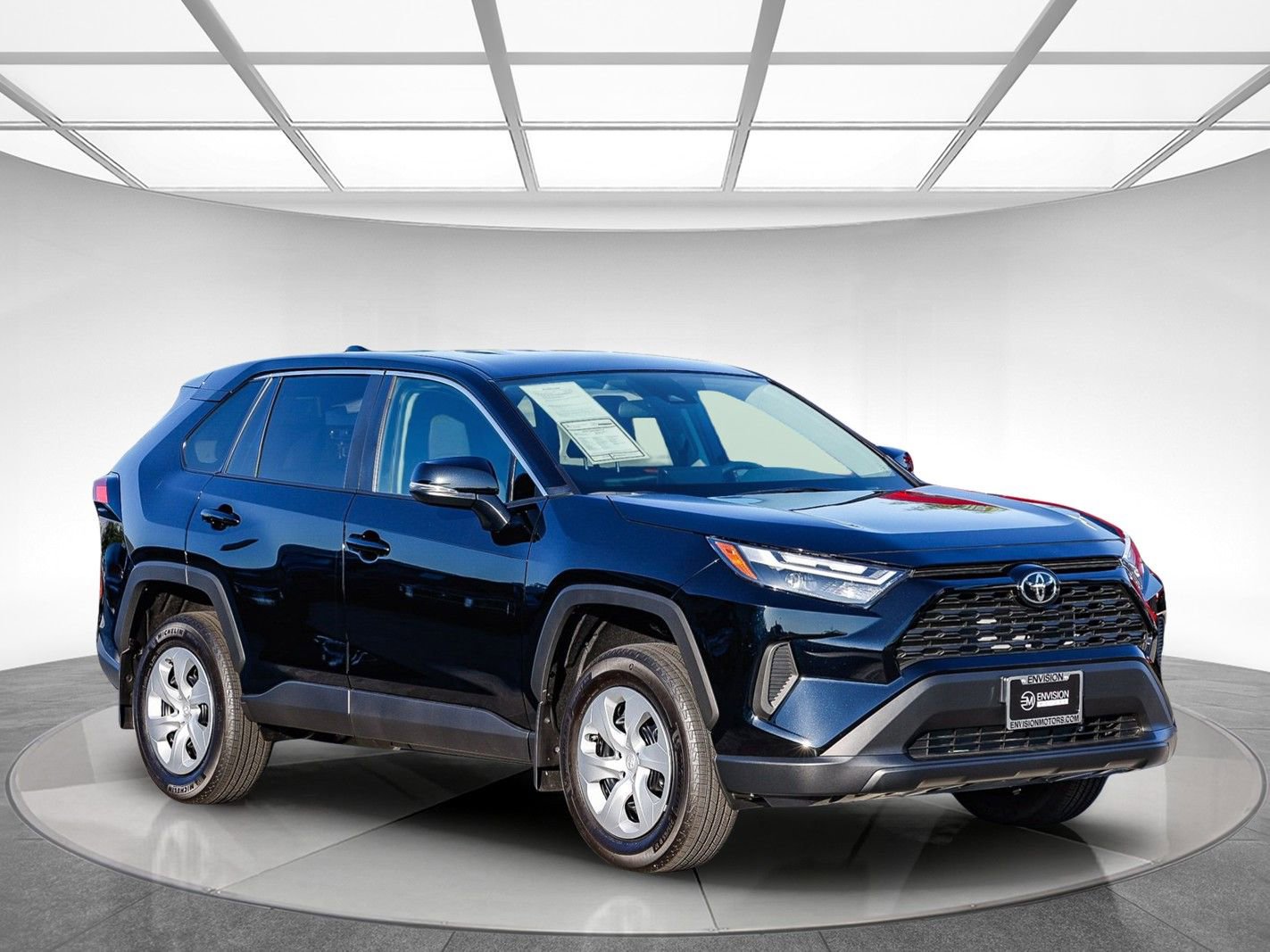 Used 2025 Toyota RAV4 LE FWD image 5