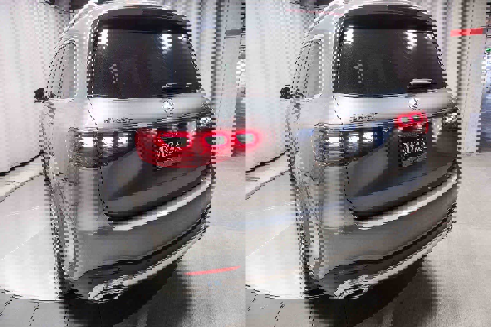 Used 2025 Mercedes-Benz GLS 450 4MATIC image 7