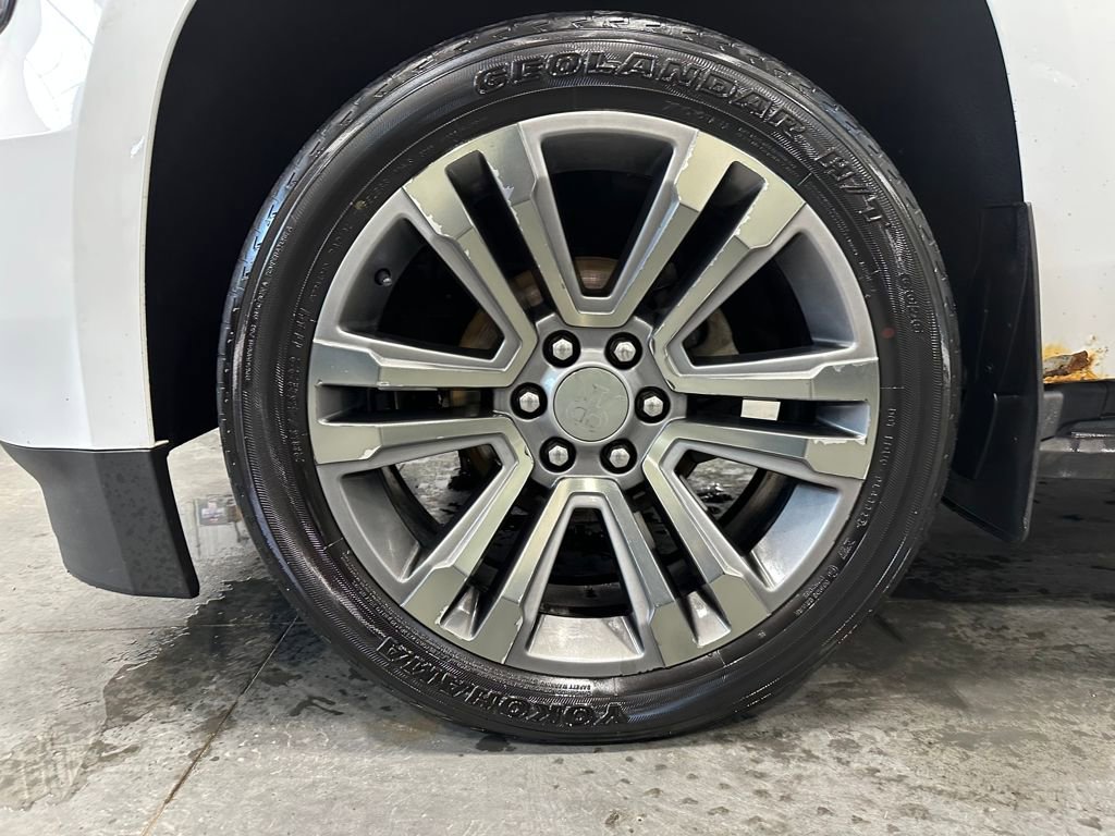 Used 2018 Chevrolet Suburban LT AWD/4WD image 10