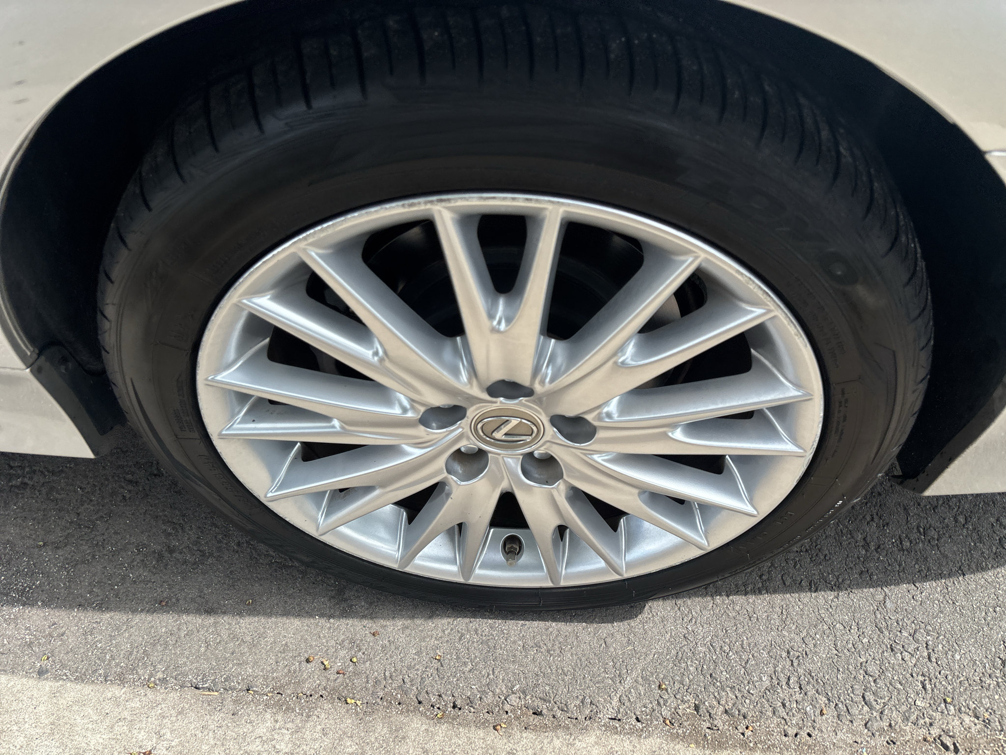 Used 2013 Lexus GS 450h w/ Luxury Pkg RWD image 23