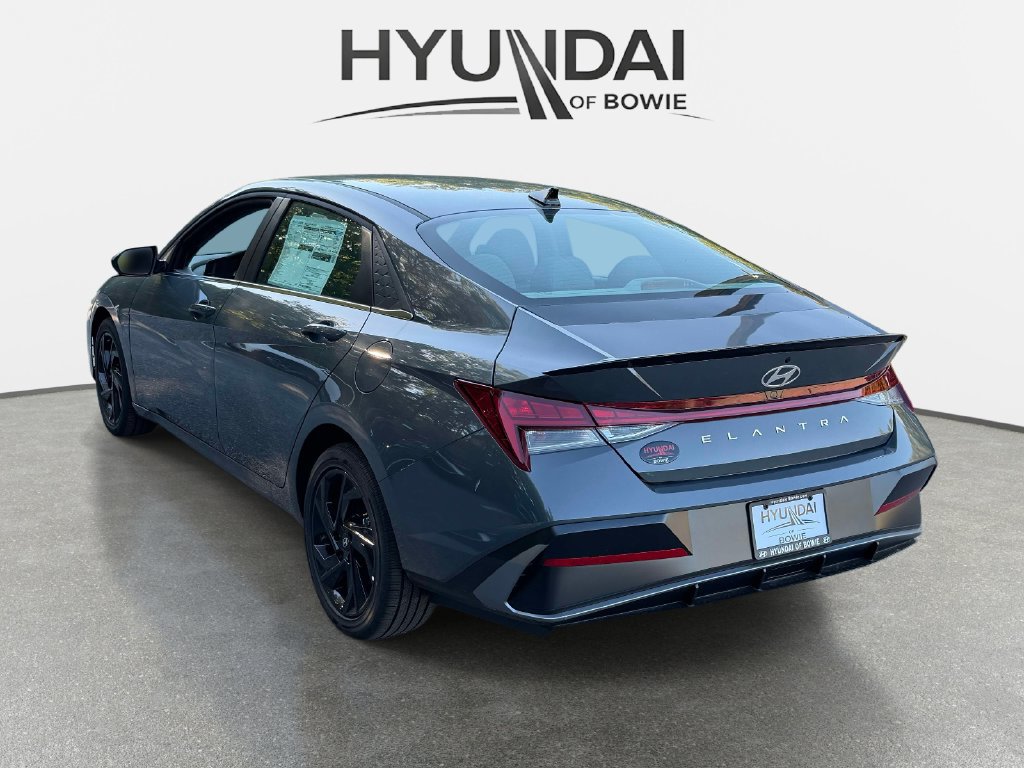 New 2026 Hyundai Elantra SEL Sport Premium FWD image 4