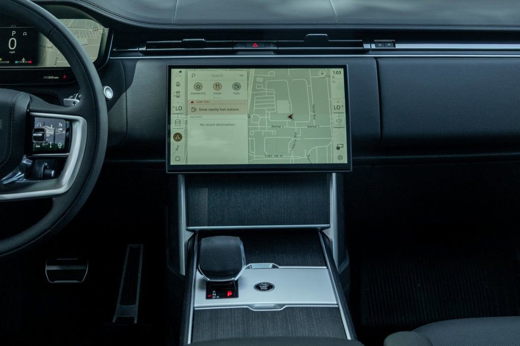 Used 2026 Land Rover Range Rover SE image 18