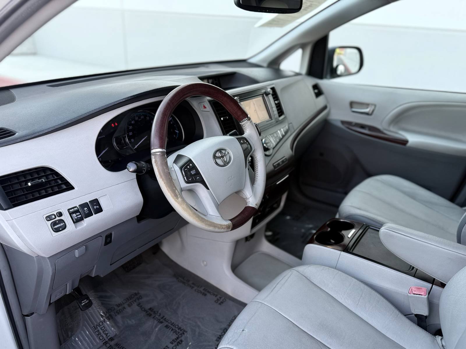 Used 2012 Toyota Sienna Limited w/ Premium Pkg FWD image 46