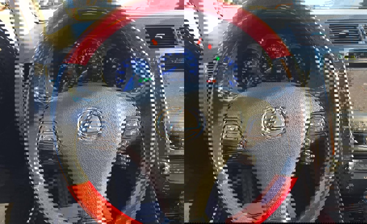 Used 2011 Lexus GS 450h . image 3