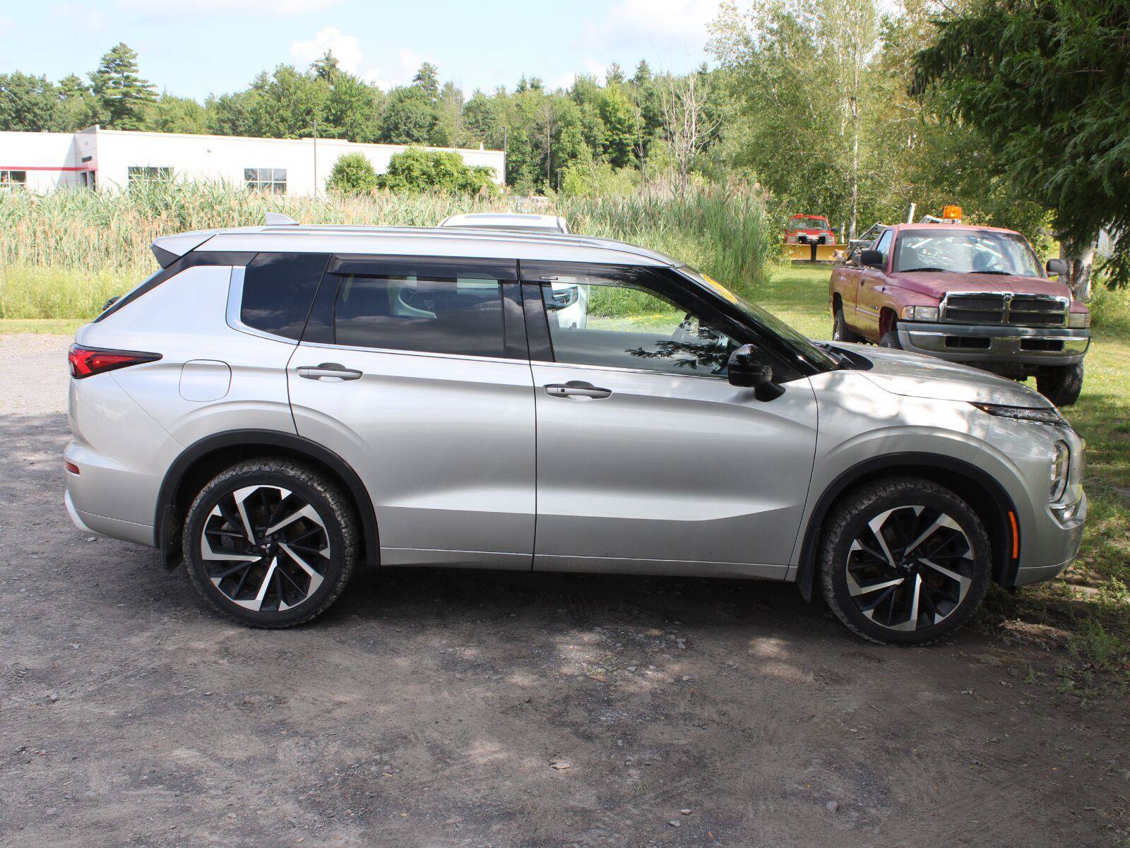 Used 2022 Mitsubishi Outlander SEL AWD/4WD image 4
