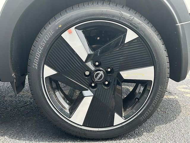 New 2025 Nissan Kicks SR w/ SR Premium Package image 23