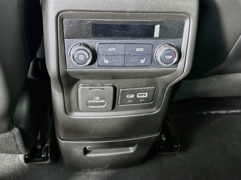 Used 2022 GMC Acadia SLT w/ Technology Package FWD image 30