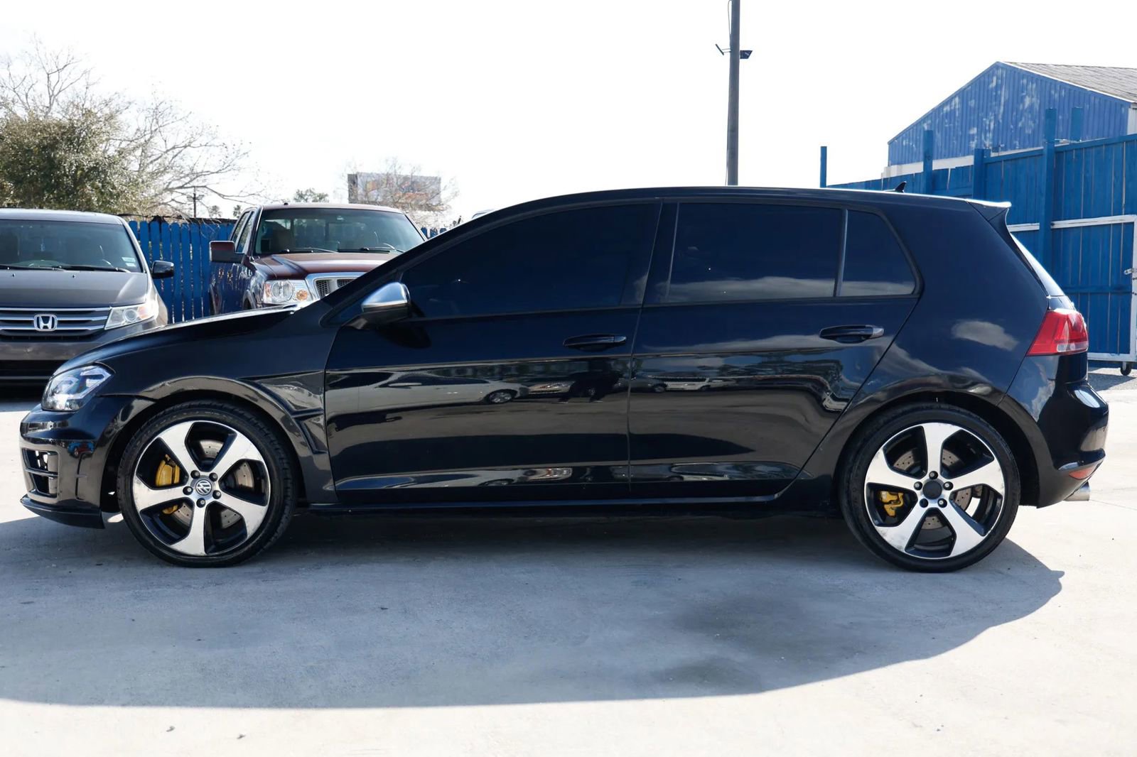 Used 2017 Volkswagen GTI Sport image 2