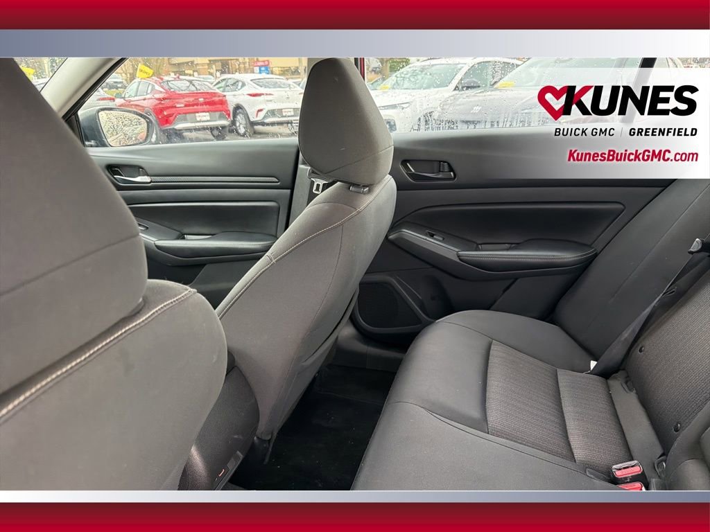 Used 2024 Nissan Altima 2.5 SV FWD image 34