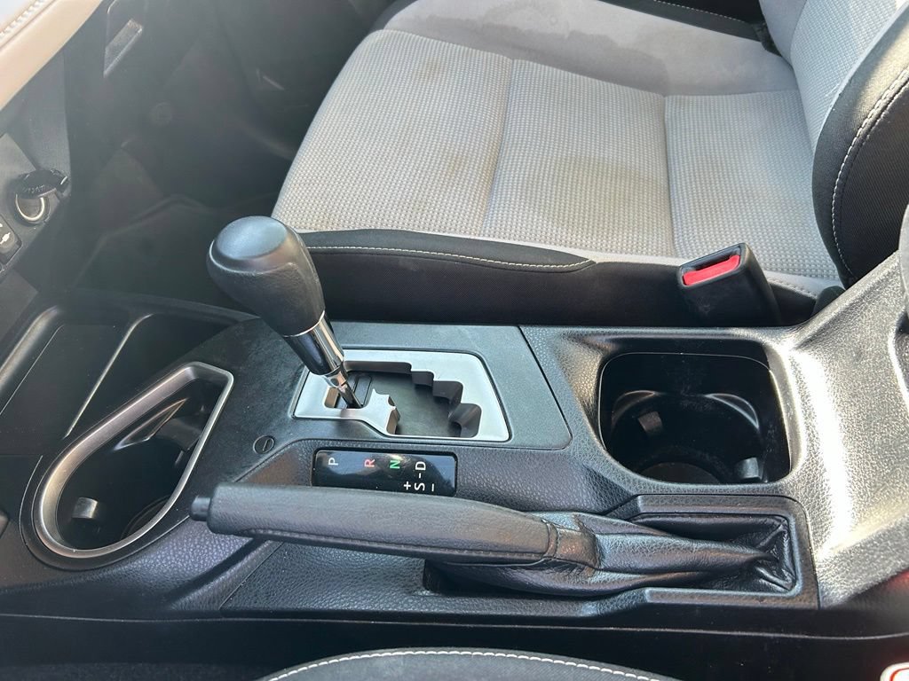 Used 2018 Toyota RAV4 XLE FWD image 18