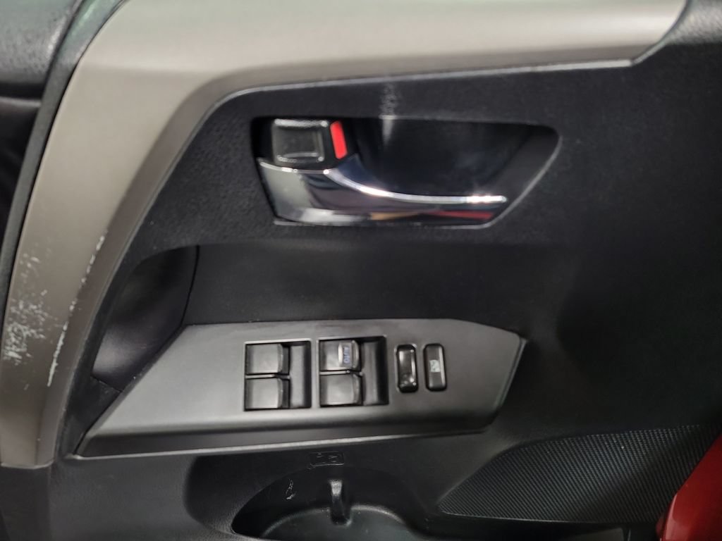 Used 2016 Toyota RAV4 XLE w/ Convenience Package AWD/4WD image 25