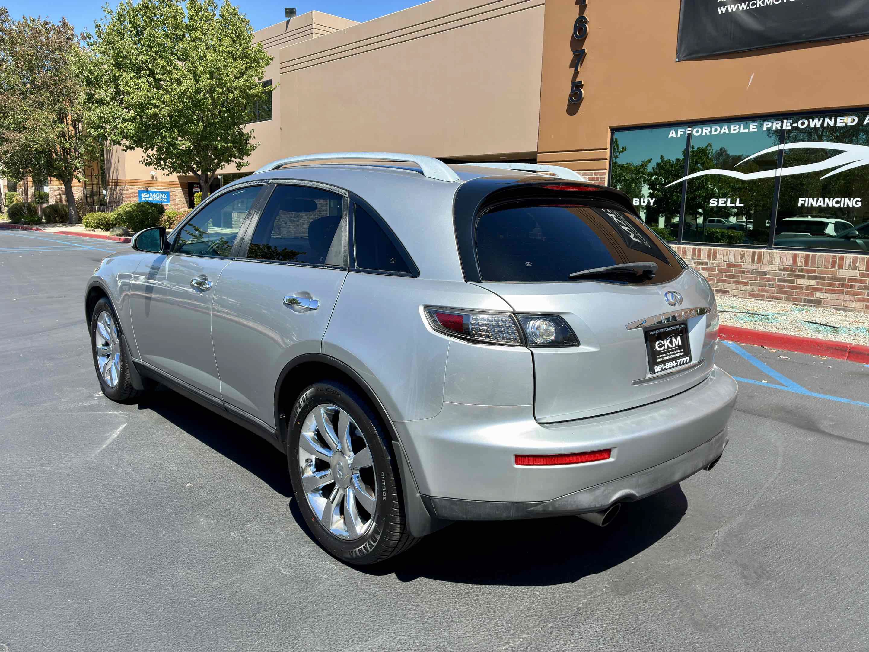 Used 2005 INFINITI FX45 AWD w/ (U01) Technology Pkg image 10