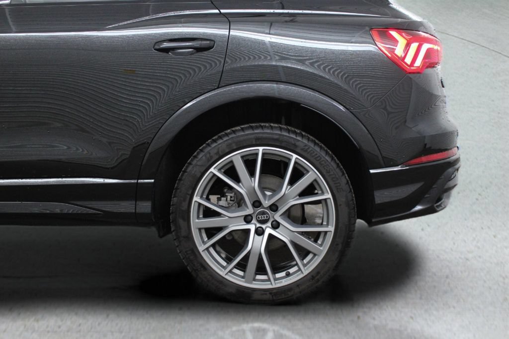 Used 2025 Audi Q3 2.0T Premium Plus AWD/4WD image 8