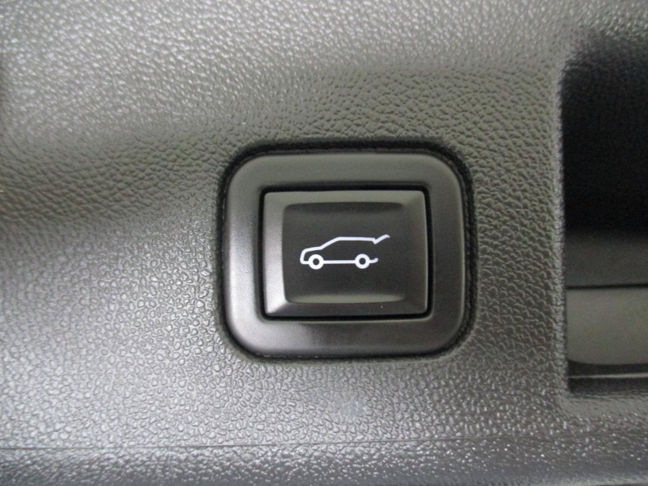 Used 2023 Chevrolet Equinox LT w/ Driver Convenience Package AWD/4WD image 14