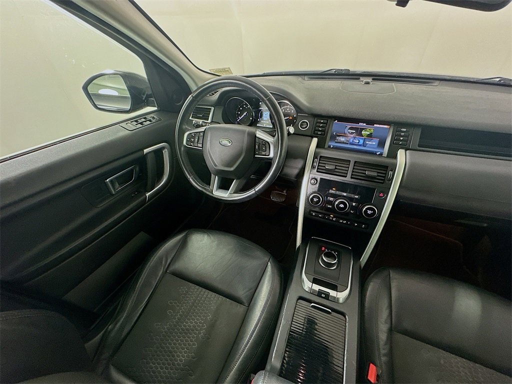 Used 2019 Land Rover Discovery Sport SE image 9