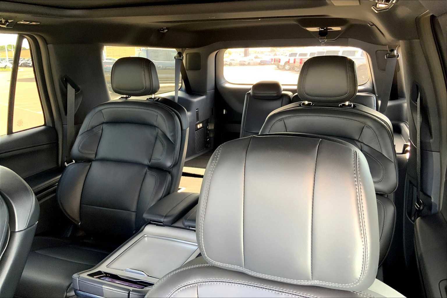 New 2025 Lincoln Navigator L Reserve w/ Jet Appearance Package image 19