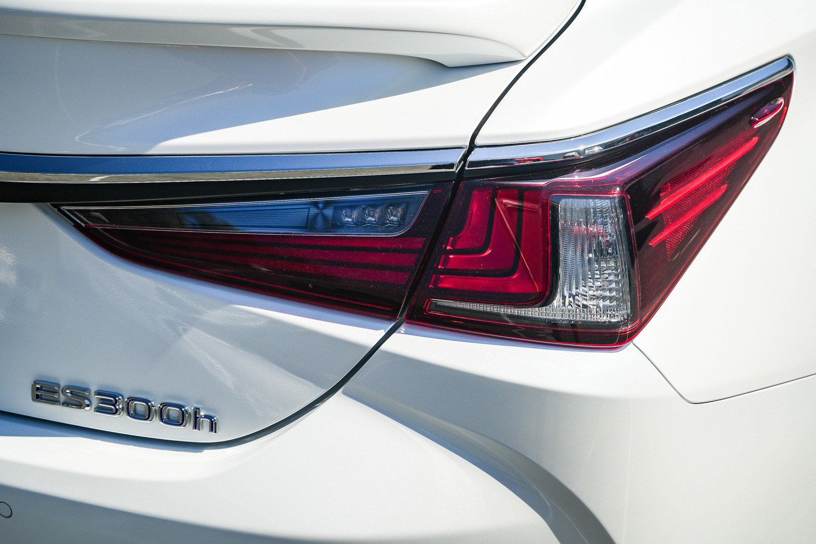 Used 2022 Lexus ES 300h w/ Premium Package FWD image 7
