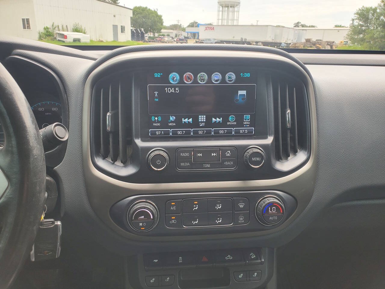 Used 2018 Chevrolet Colorado Z71 AWD/4WD image 16